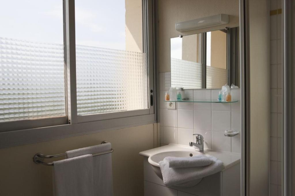 Hotel Regain Sainte-Tulle Номер фото